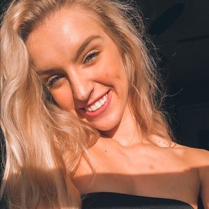 Meet your Posher, Casandra